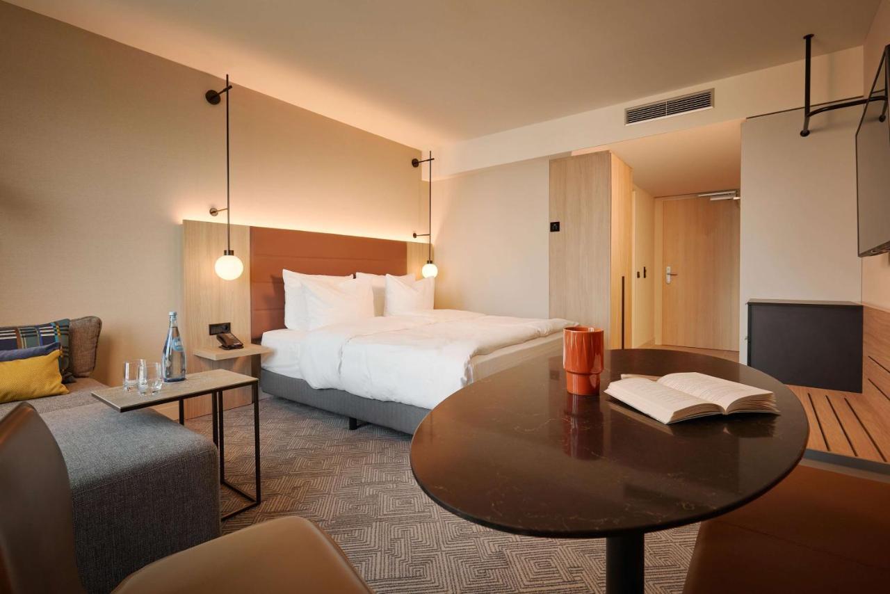 Three-Bedroom Interconnecting Apartment,1384883603:JPEG